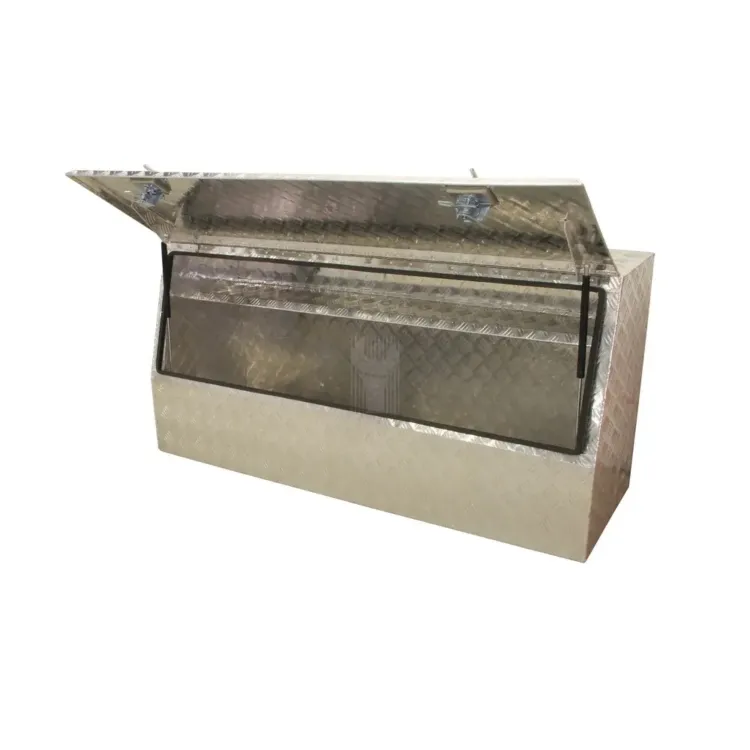 BAÚ VAZIO EM ALUMINIO DIMENSÕES: 1450X500X700 MM VKP